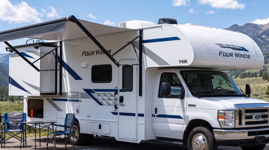 Thor Four Winds vs. Winnebago Minnie Winnie: Class C Showdown